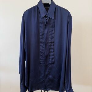 Men’s Valentino Silk Button Up Shirt Size XL. 44-17 1/2